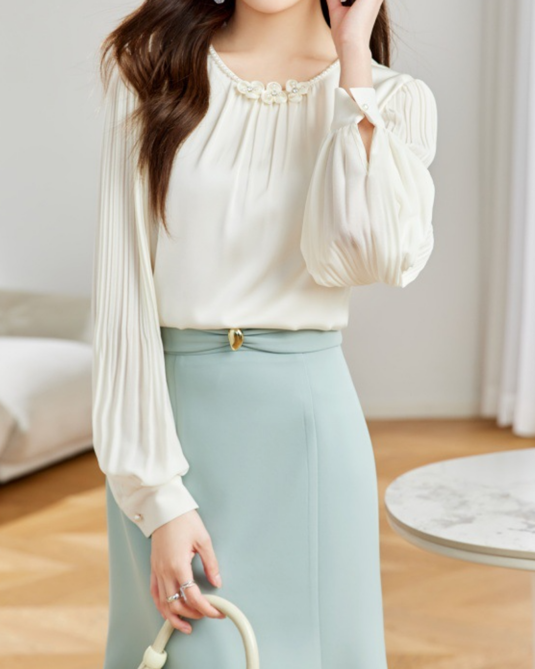 ビーズフラワープリーツブラウス 2451