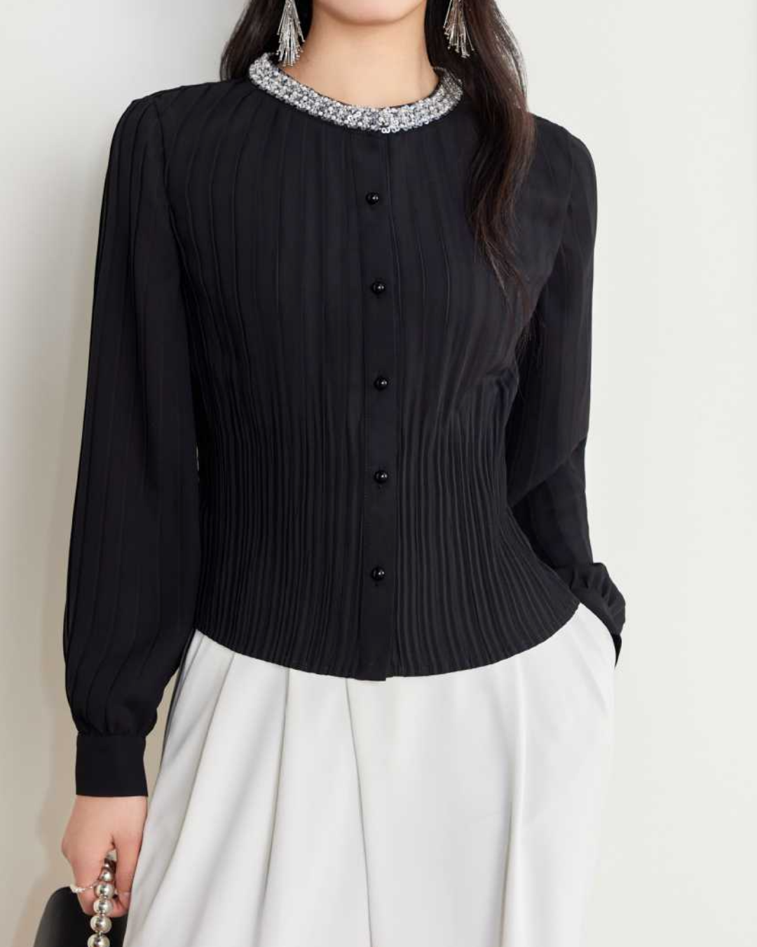 ラウンドネックビジュープリーツブラウス 2435