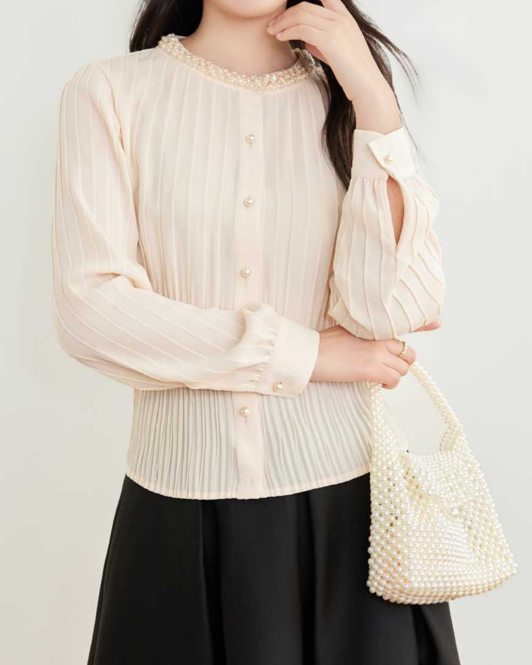 ラウンドネックビジュープリーツブラウス 2435