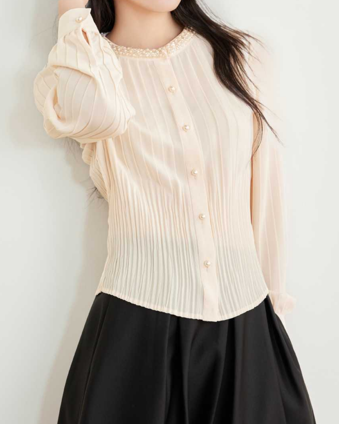 ラウンドネックビジュープリーツブラウス 2435