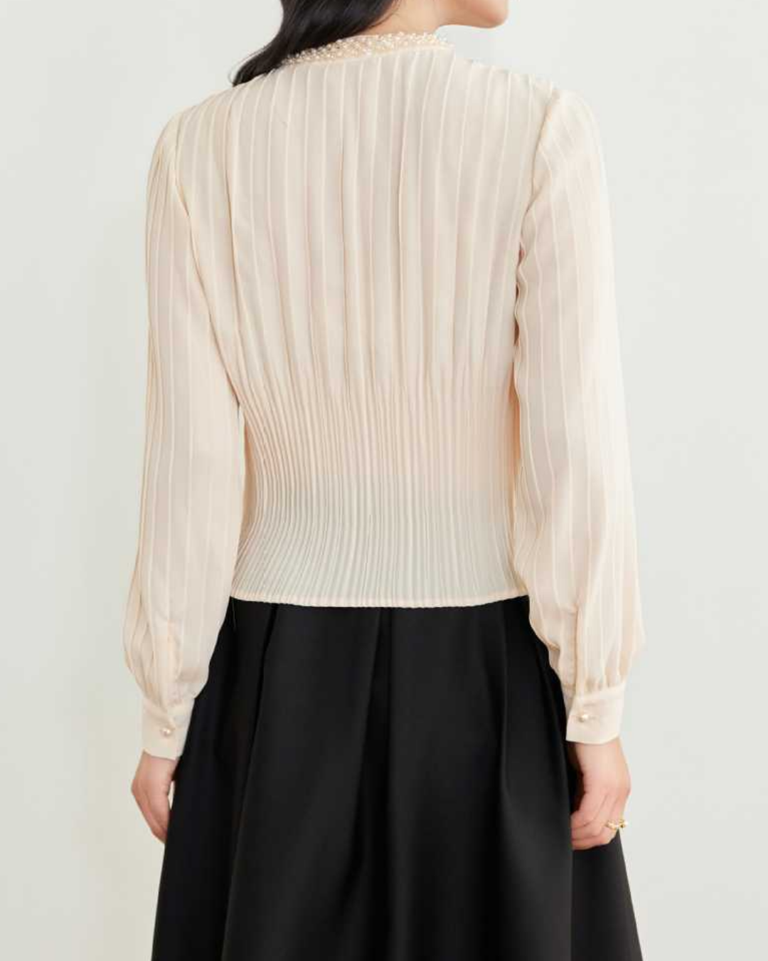 ラウンドネックビジュープリーツブラウス 2435