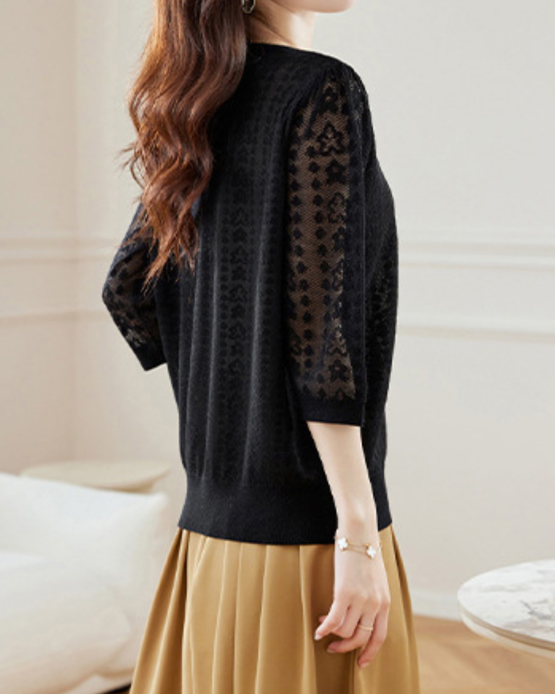 Vネックレイヤードパールニットプルオーバー 2407