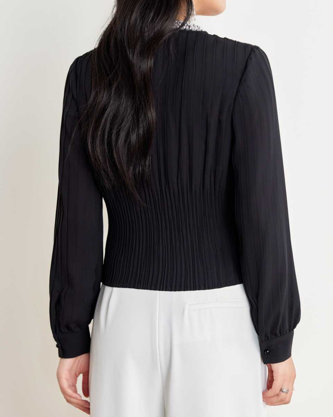 ラウンドネックビジュープリーツブラウス 2435