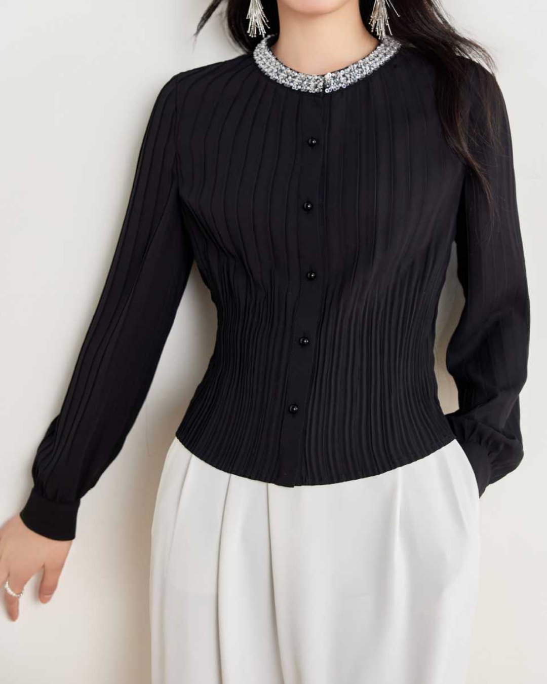 ラウンドネックビジュープリーツブラウス 2435