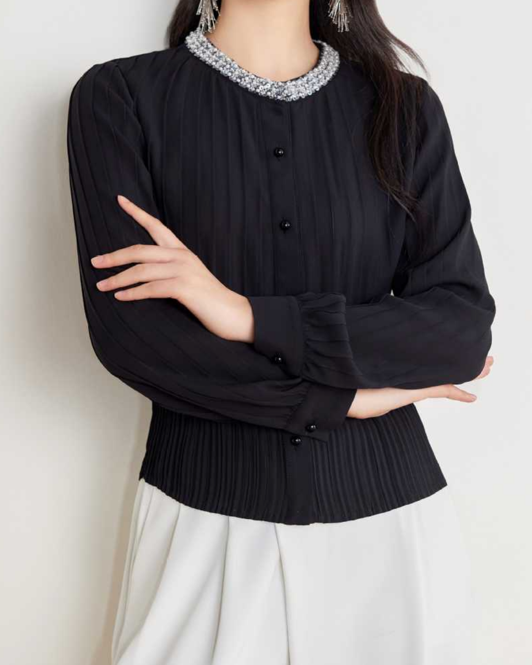 ラウンドネックビジュープリーツブラウス 2435